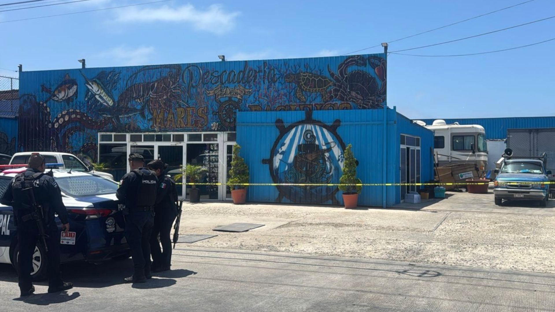 Balacera en Local de Pescado y Mariscos en Ensenada Deja Un Muerto y Tres Heridos