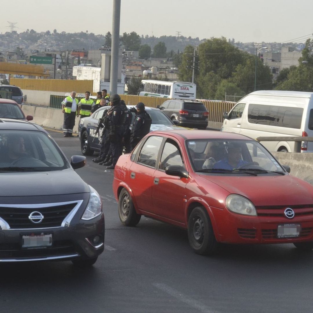 Operativo policial luego de accidente en la México Puebla