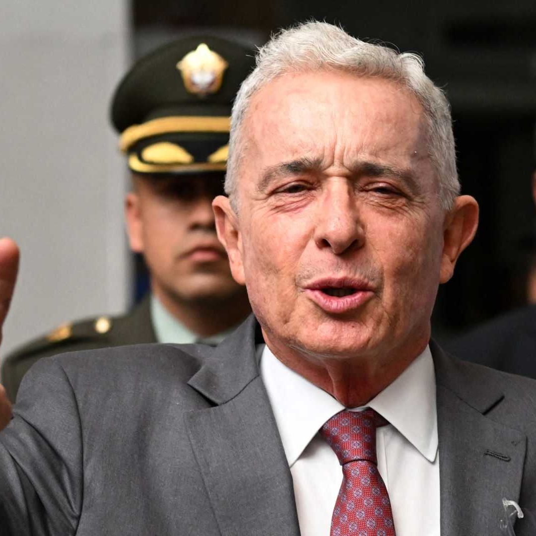 Ordenan liberación inmediata de Álvaro Uribe