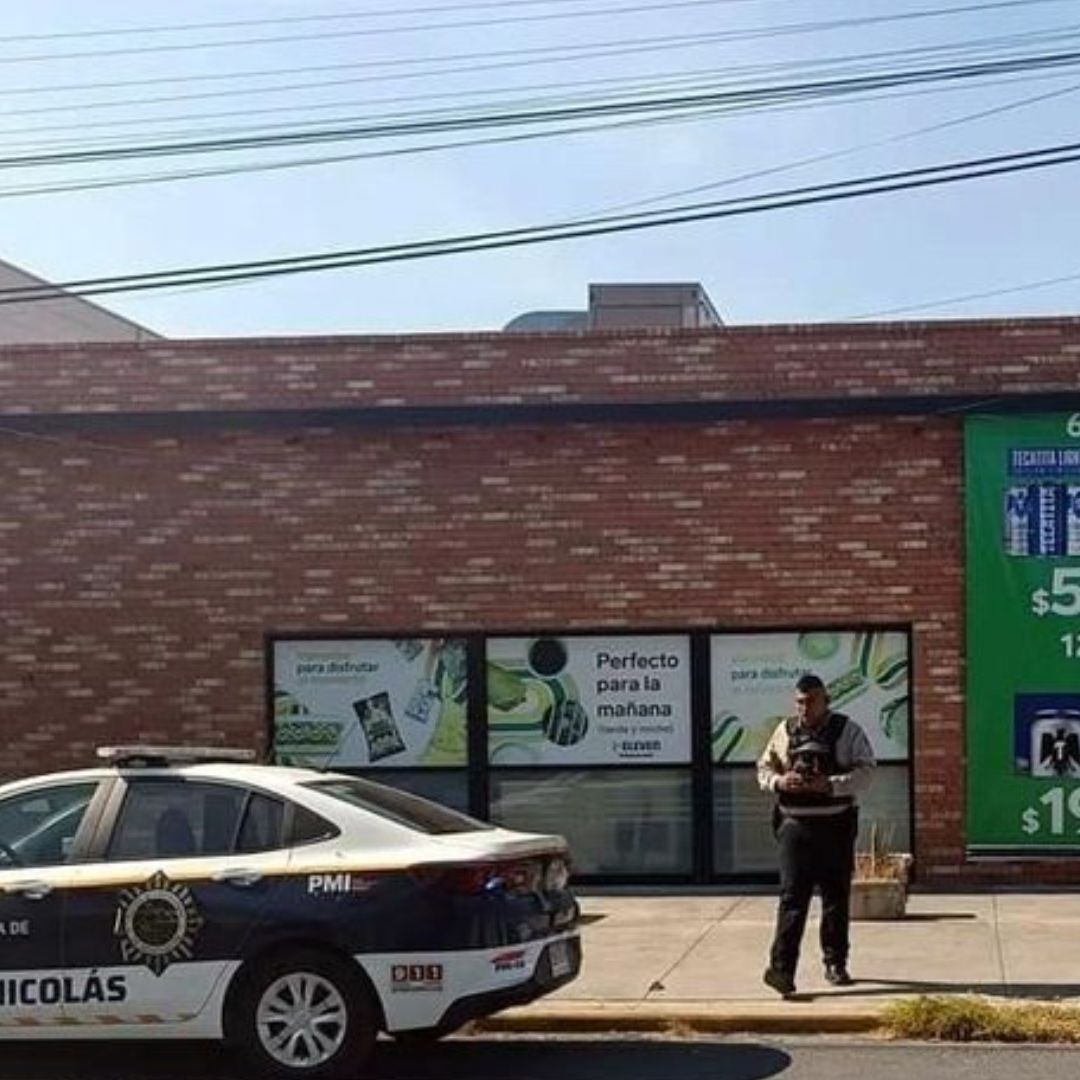 ¡De Héroes a Víctimas! Clientes Frustran Asalto a Tienda y Ladrón Regresa a Balearlos en Venganza
