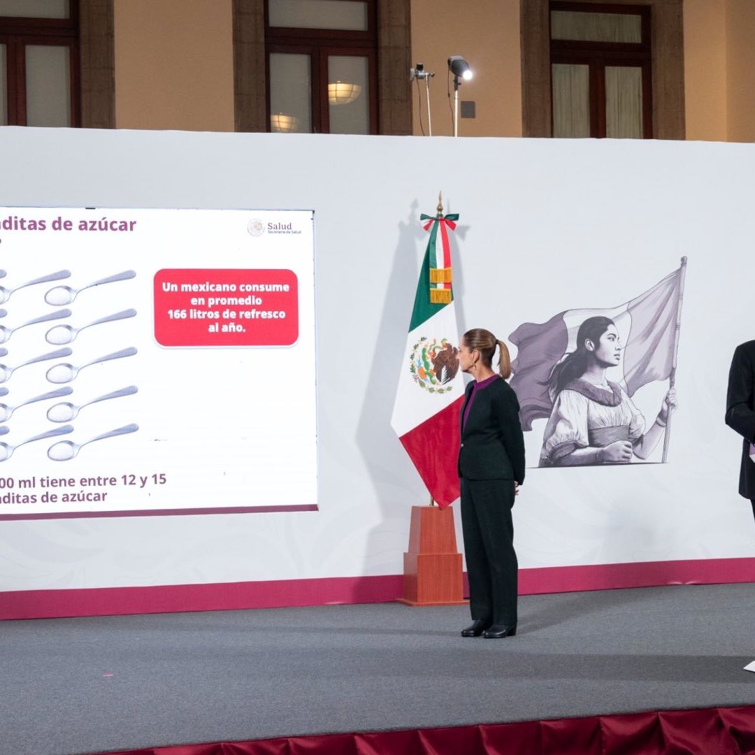 Gobierno de México busca bajar consumo de refresco.