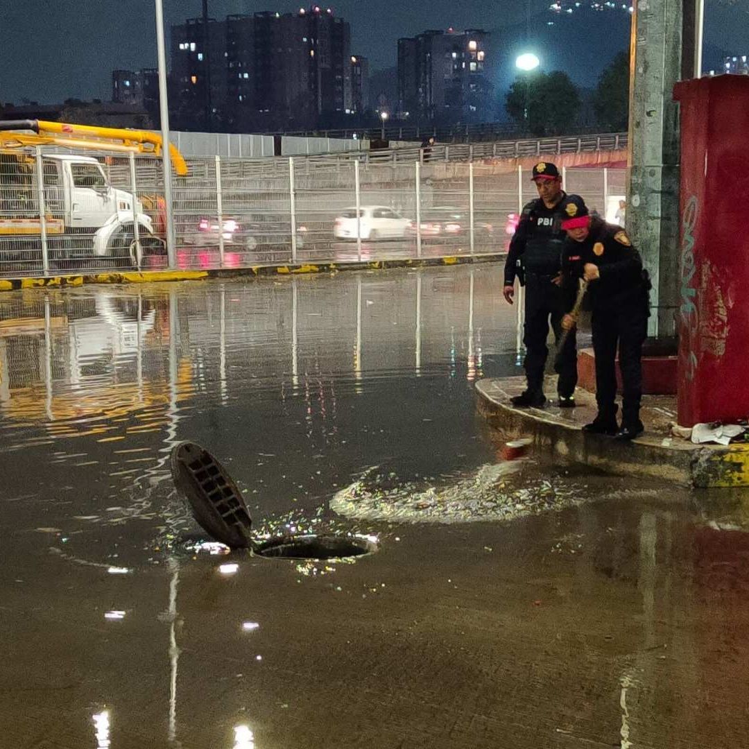 Inundación en la zona de Indios Verdes, en la Ciudad de México