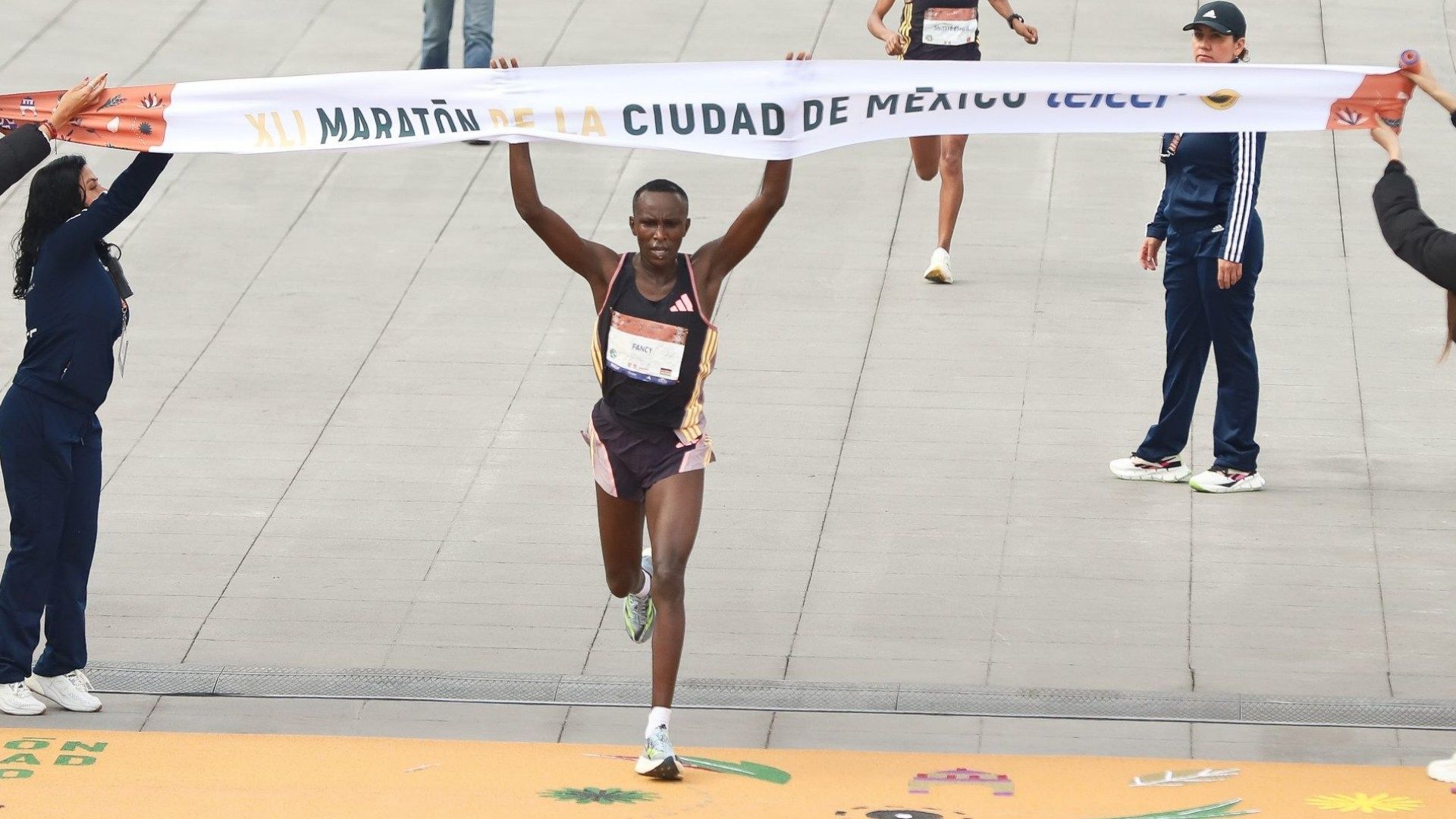 Quiénes son los ganadores Maratón CDMX 2024 y lista de premios que se llevaron