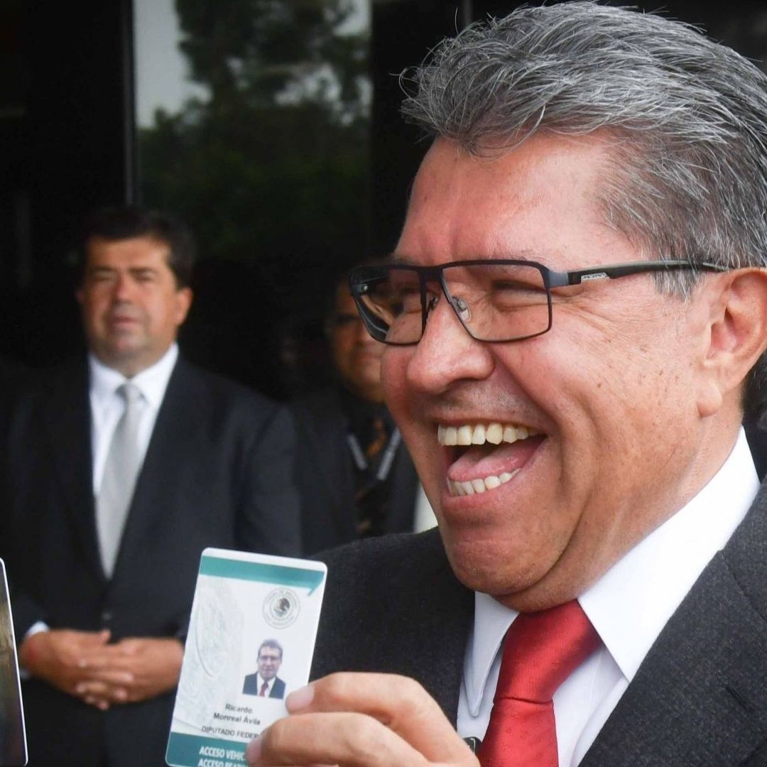 Monreal Asiste a Registro en Cámara de Diputados