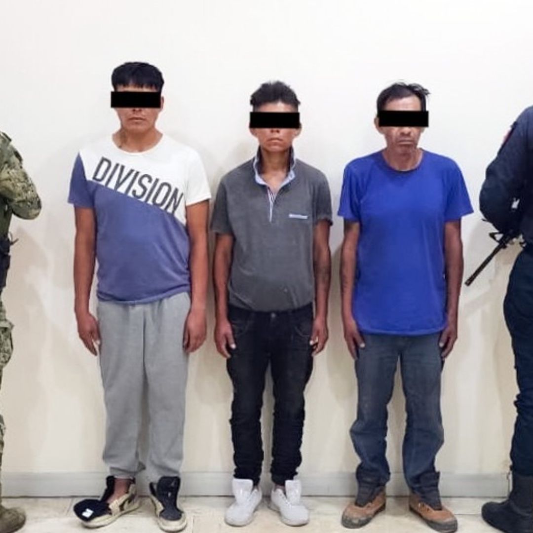 Tres Presuntos Narcomenudistas Detenidos en Colonia Balcones del Sur de Puebla