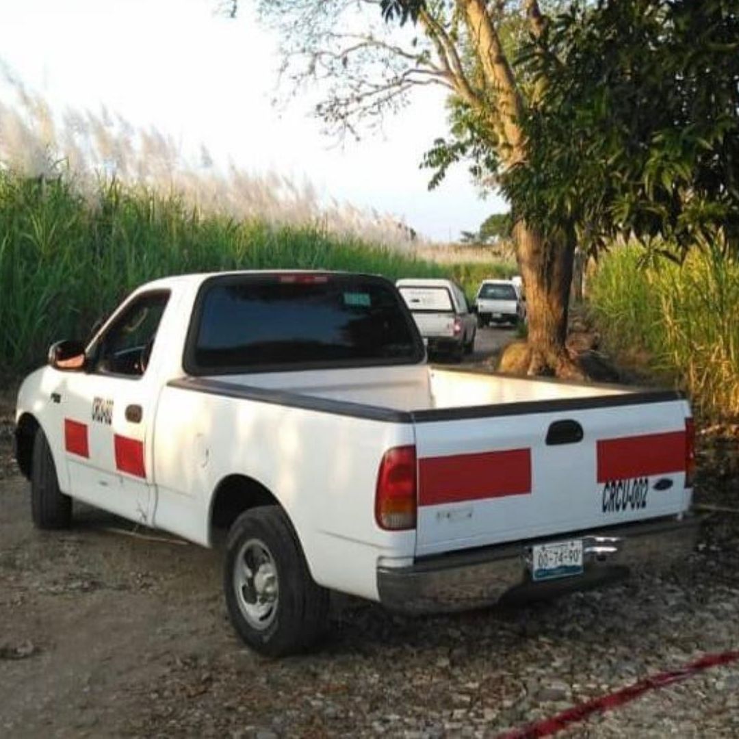 Encuentran dos cuerpos de paramédicos en ambulancia de Samuv