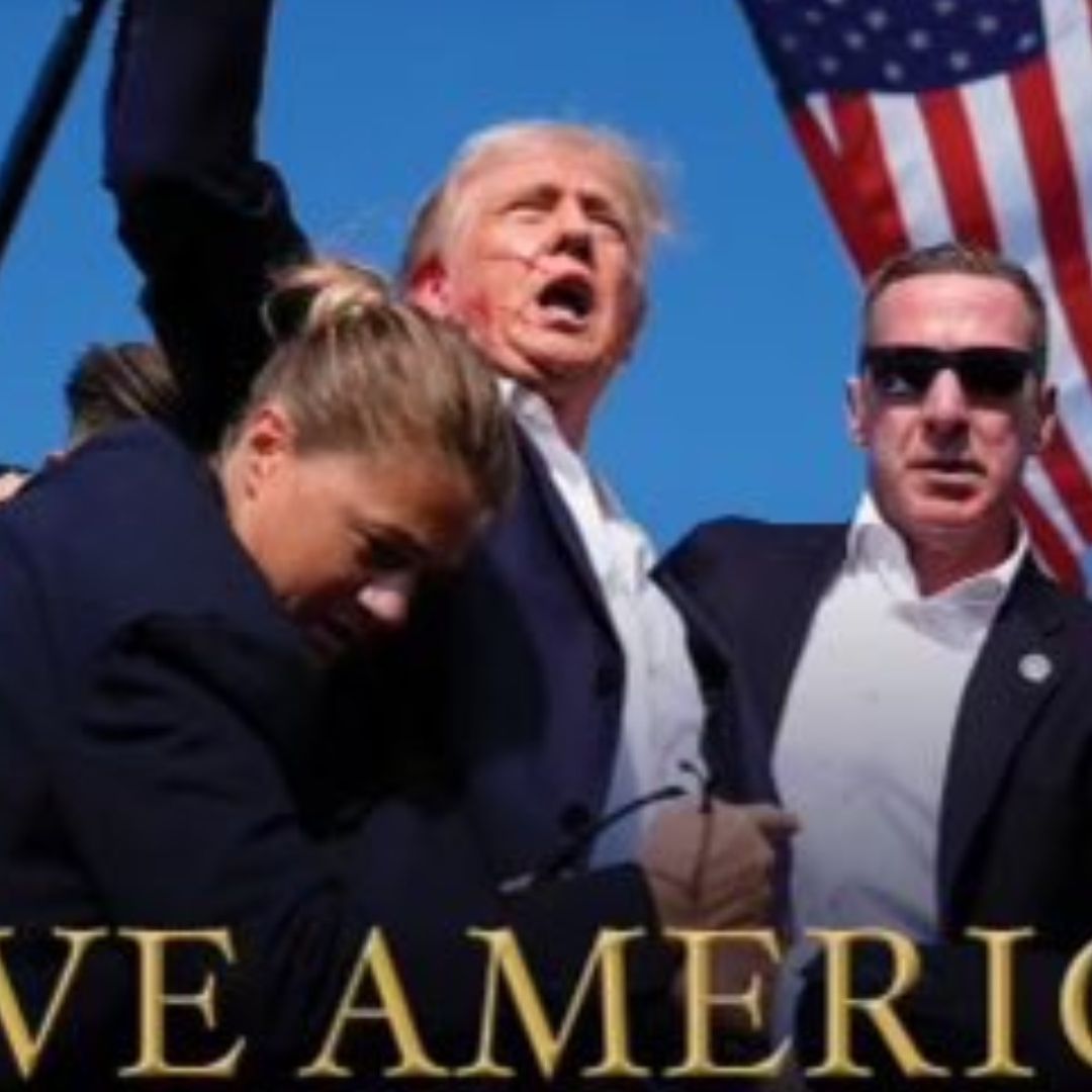 Esta será la portada de 'Save America' con las mejores fotografías de la trayectoria política de Donald Trump. Foto @realDonaldTrump