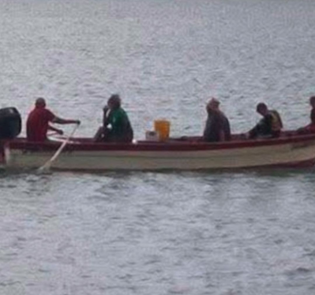 Rescatan a Familia que Quedó a la Deriva en Mar de Guaymas