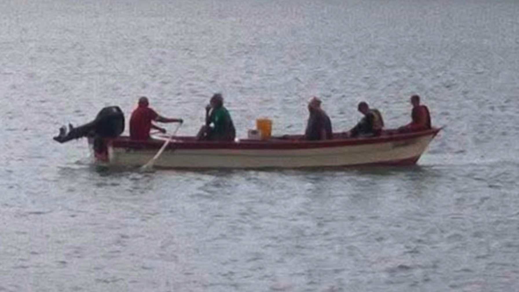 Rescatan a Familia que Quedó a la Deriva en Mar de Guaymas
