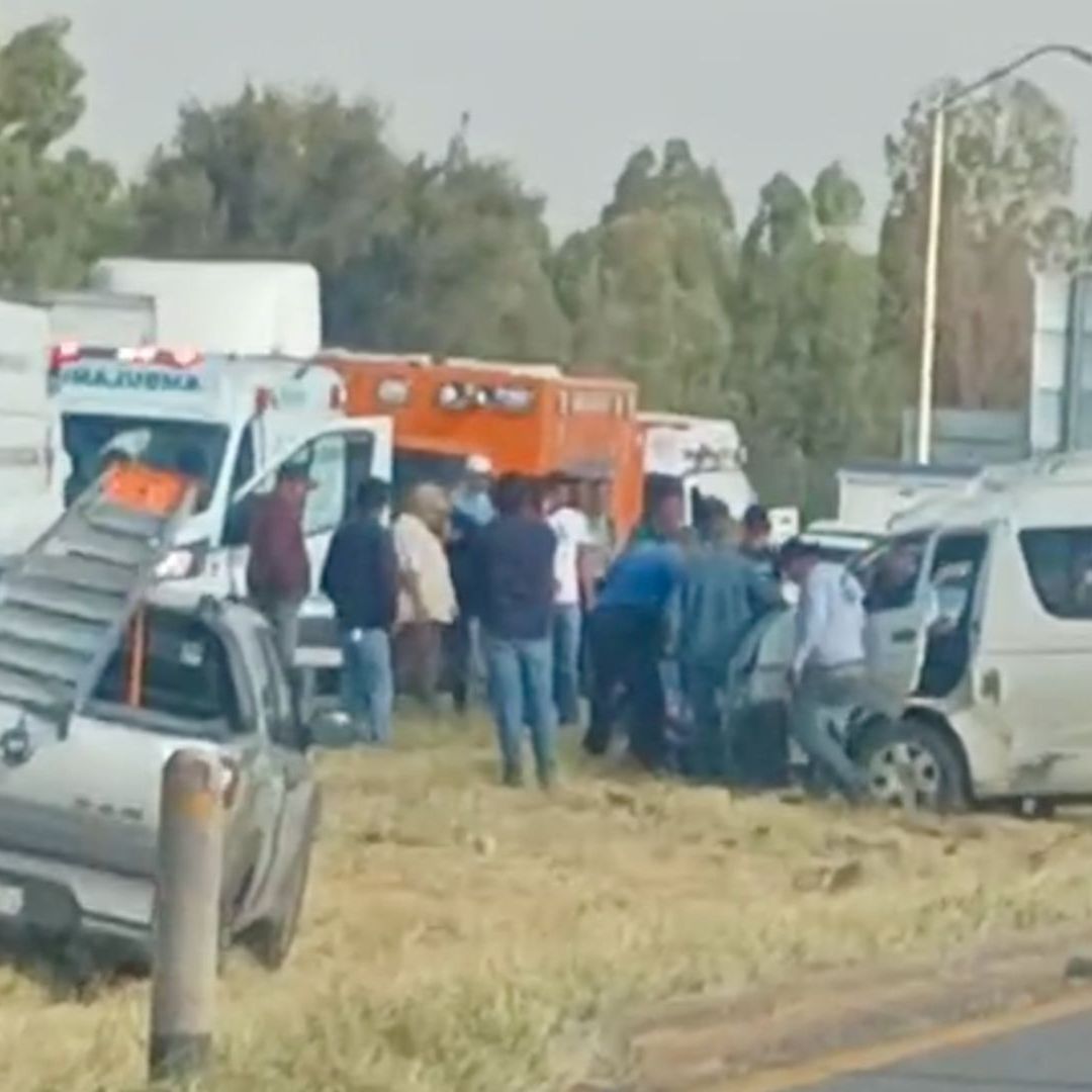 Quedan 11 Personas Lesionadas por Volcadura en la Carretera 57