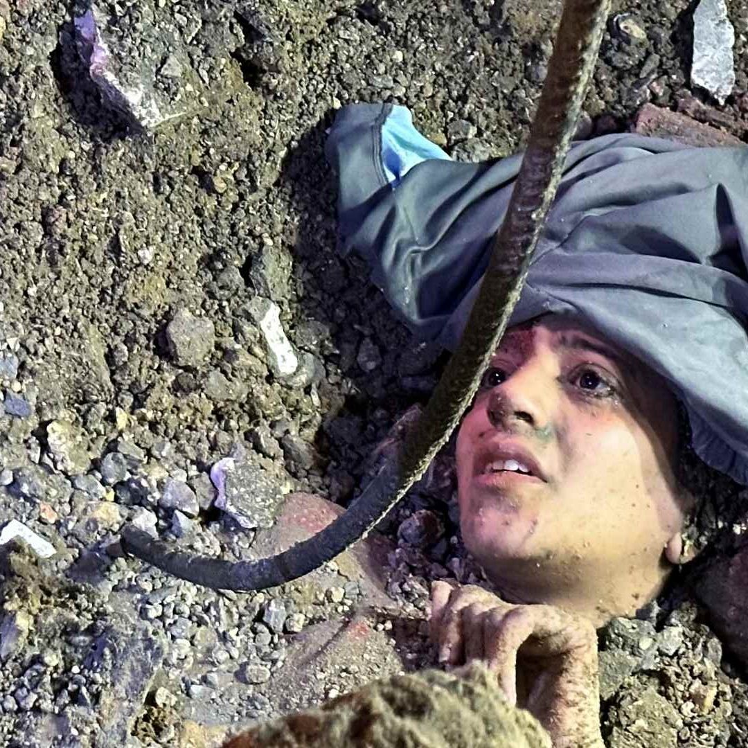Saja Hamad quedó atrapada bajos los escombros por ataque con misiles de Israel