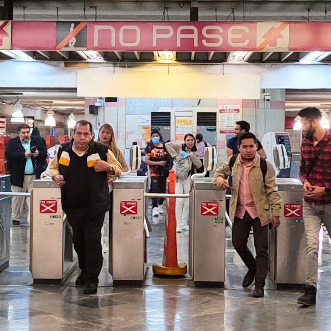 Niño de 11 Años Pierde a su Hermano Bebé en Estación Pino Suárez del Metro CDMX; Esto Pasó