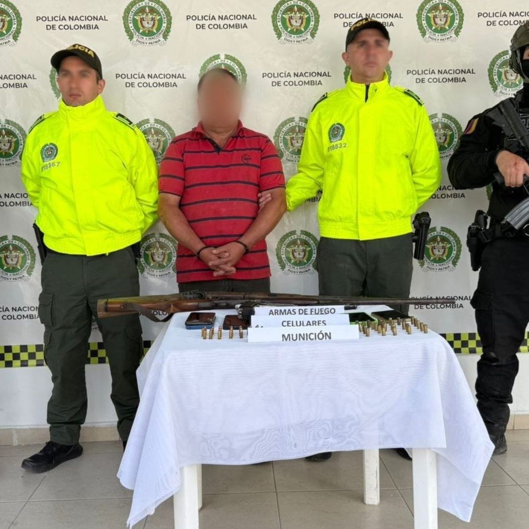 Detienen al Hermano del Jefe de Principal Disidencia de las FARC tras Atentados en Colombia