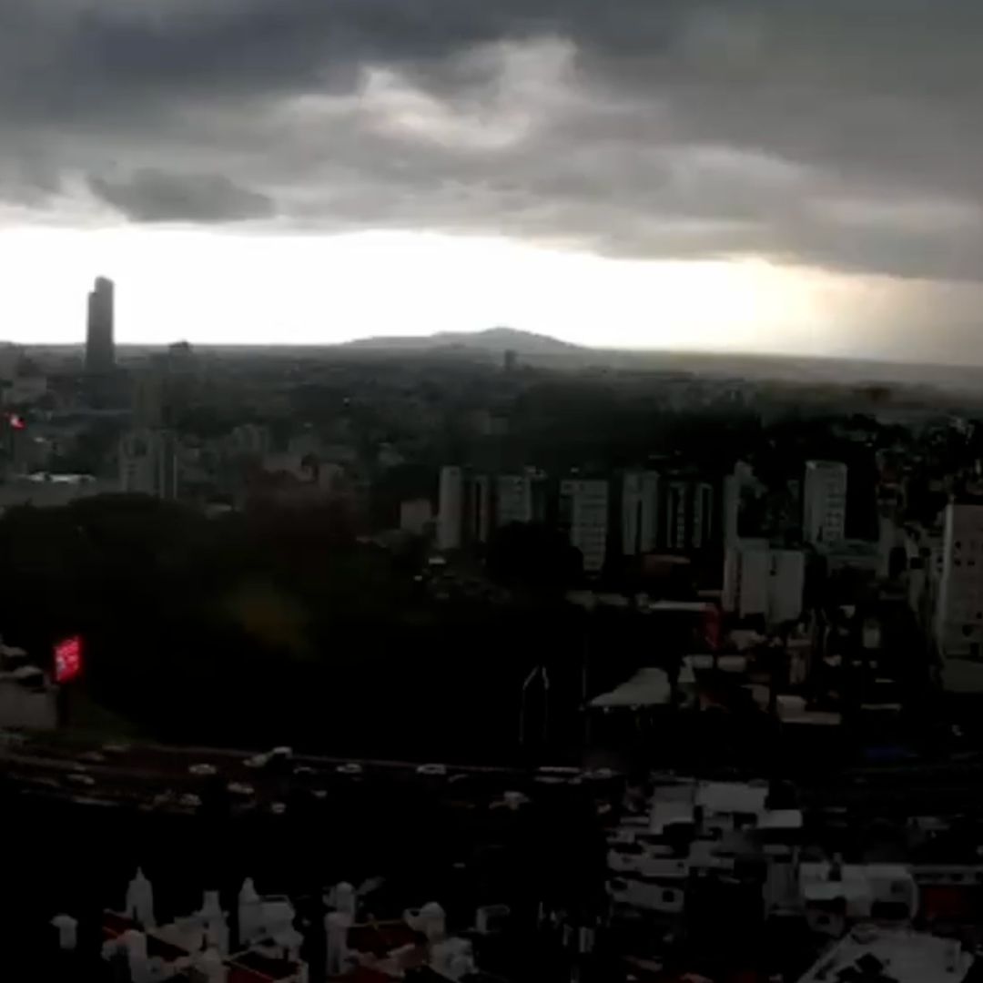 Fuerte Lluvia y Tormenta Eléctrica Causa Inundaciones en Puebla Hoy 22 Agosto