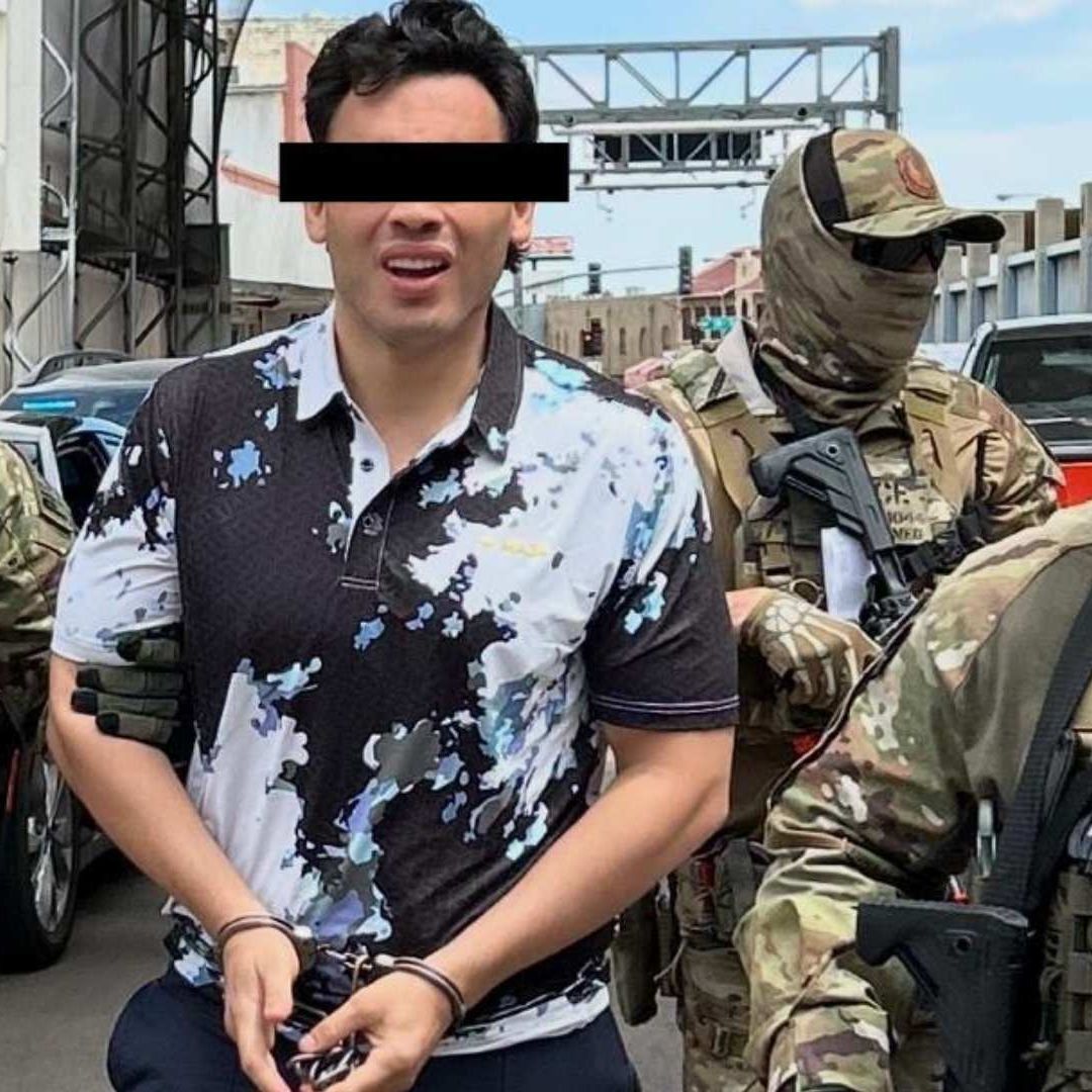 Embajada de Estados Unidos en México comparte imagen del momento de deportación de Julio César “C”. Foto: @USAmbMex