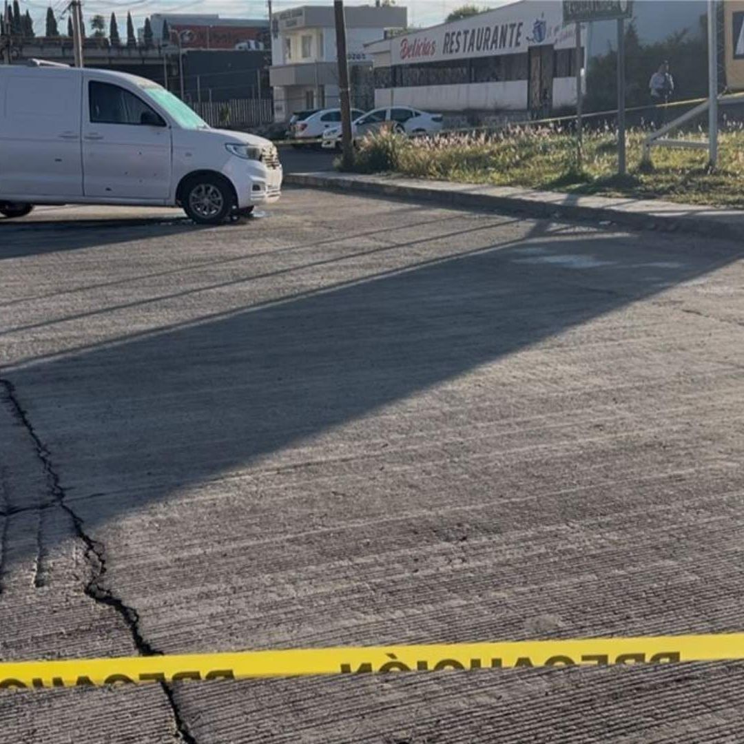Dos Detenidos y Camioneta Baleada tras Persecución en Parque Industrial Chachapa Amozoc Puebla