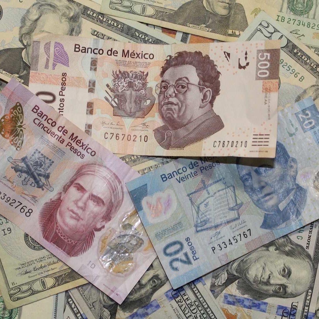 El peso mexicano pierde terren o frente al dólar