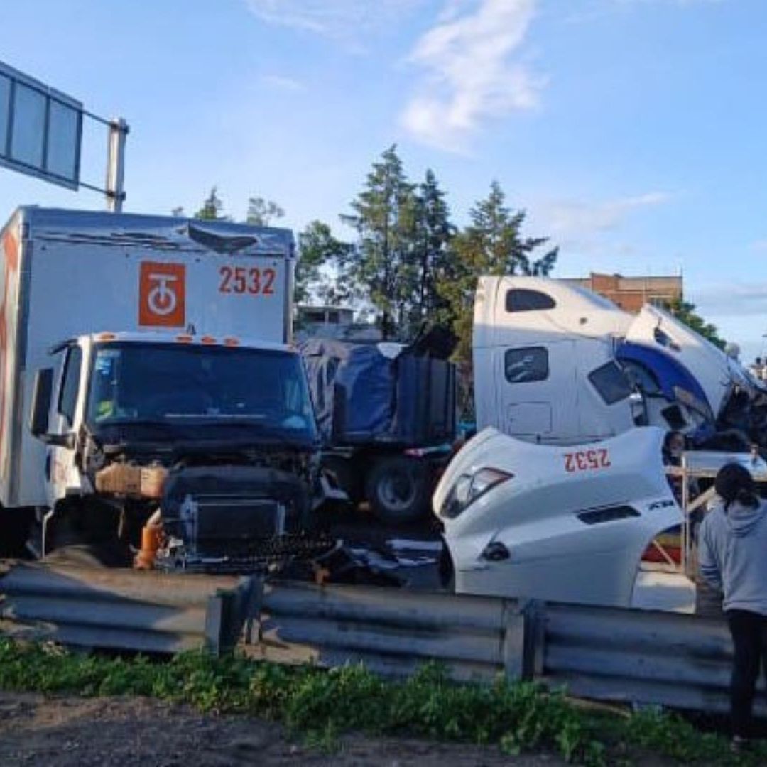 Cierre en Autopista México-Puebla por Accidente Múltiple a la Altura de La Resurrección