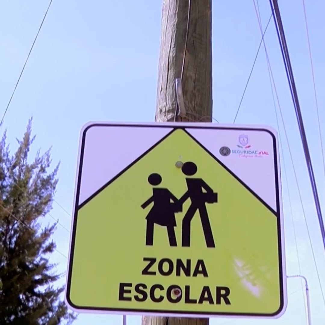 Padres de familia captan a exhibicionista afuera de primaria en Zacatecas