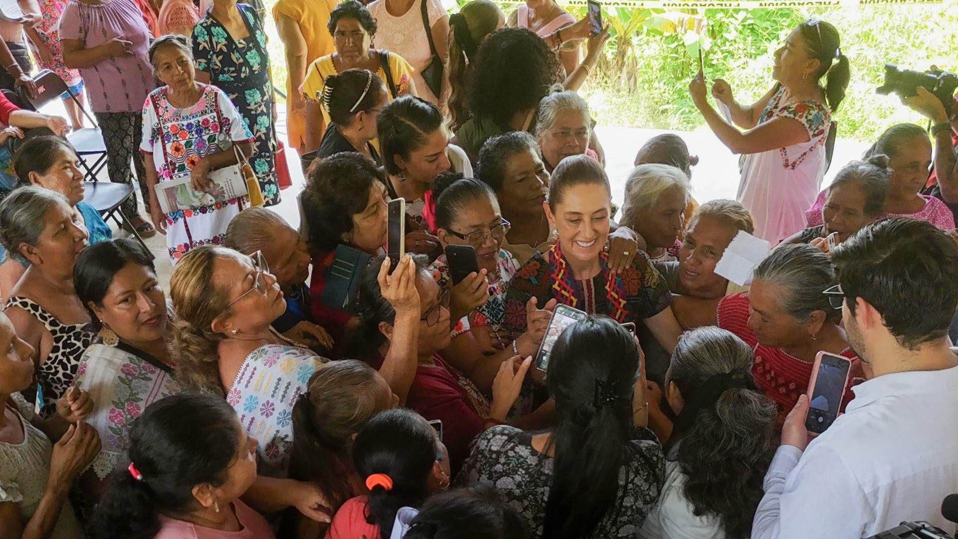 Durante el acto, la presidenta anunció que todas las mujeres mexicanas recibirán al cumplir 60 años un apoyo.