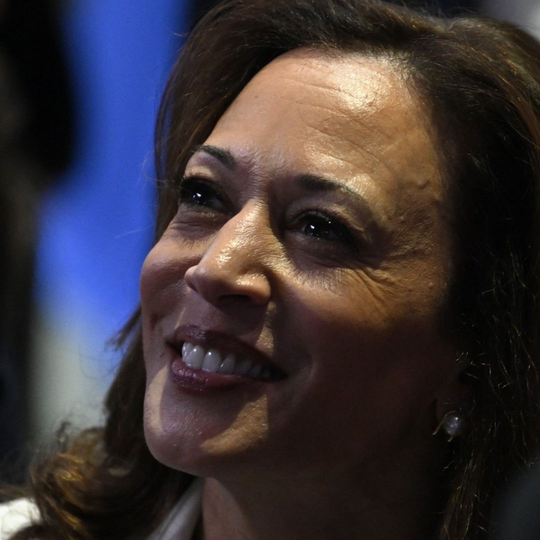 Kamala Harris pidió a sus simpatizantes no confiarse de las encuestas. Foto AFP