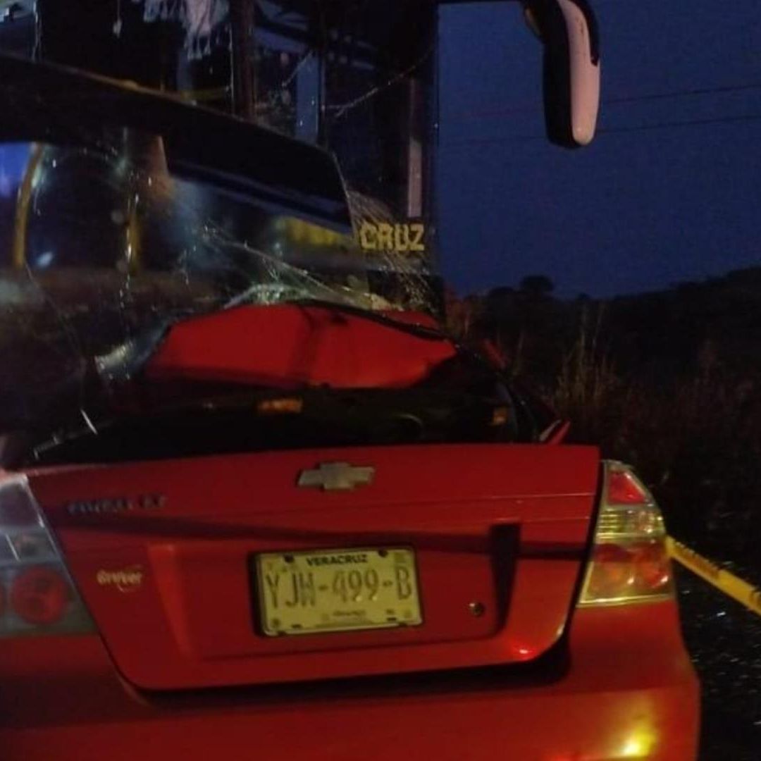 Accidente Autobús Carretera Paso del Toro Alvarado Veracruz Familia Muere