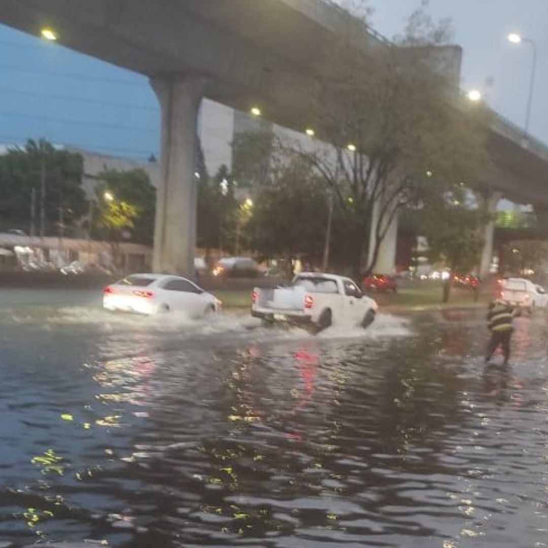 Inundación en Periférico Sur hoy, 25 de agosto de 2025