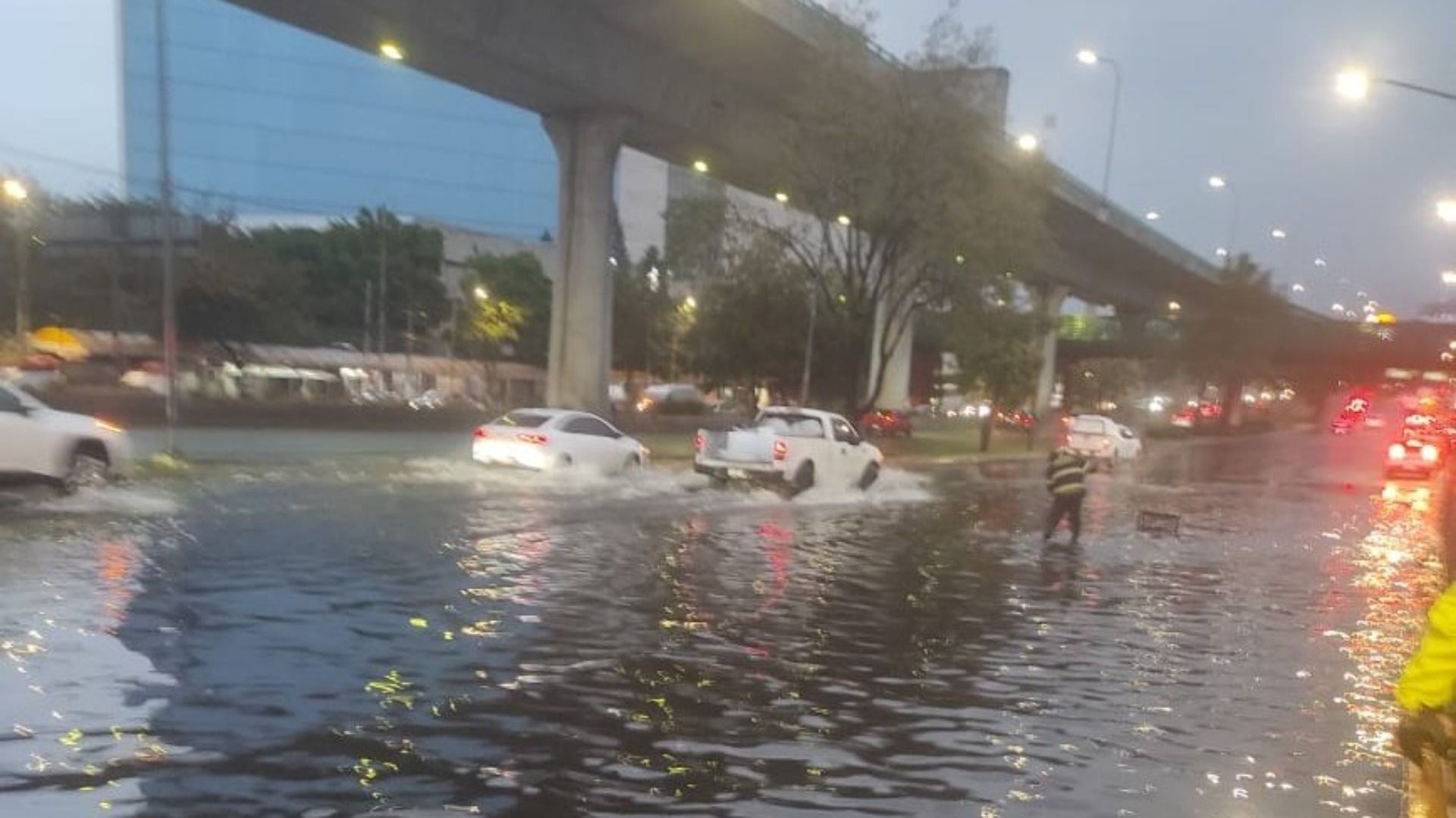 Inundación en Periférico Sur hoy, 25 de agosto de 2025