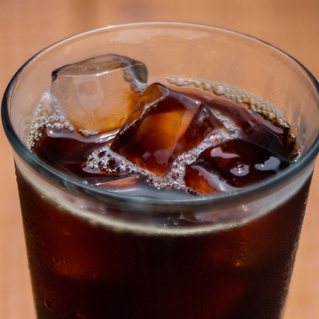 Hombre Envenena Refresco de su Esposa para Matarla y Comenzar una Relación con su Hija
