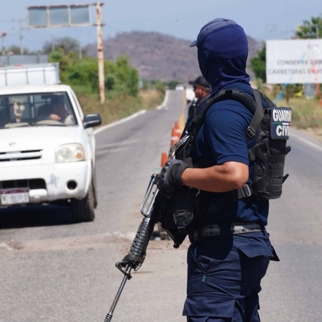 Guardia civil realiza patrullajes en Tepalcatepec, Michoacán