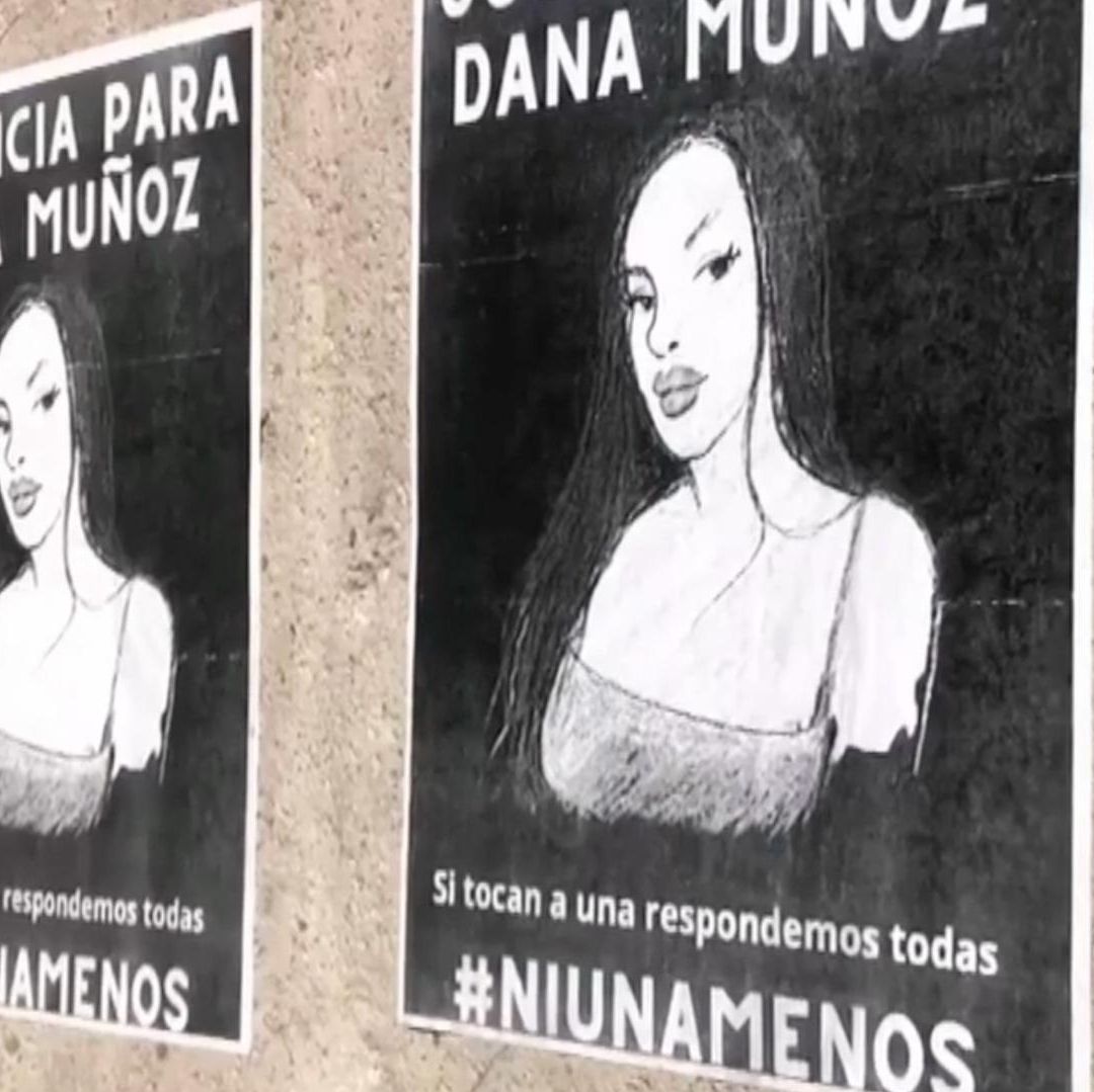Exigen Justicia para Danna Muñoz con Pintas en Palacio de Gobierno de Chihuahua