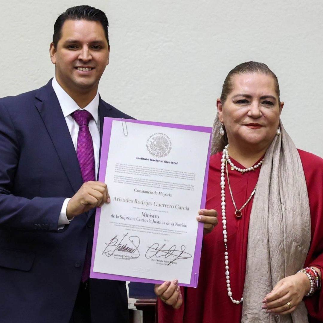 Arístides Guerrero muestra su constancia junto a Guadalupe Taddei