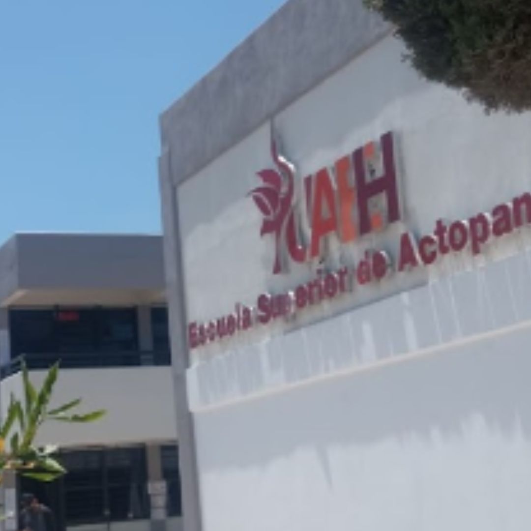 Alumno Azota a su Compañero de Clase en Salón de Prepa de la UAEH