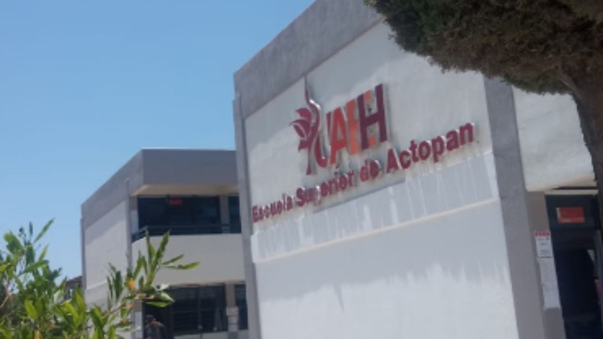 Alumno Azota a su Compañero de Clase en Salón de Prepa de la UAEH