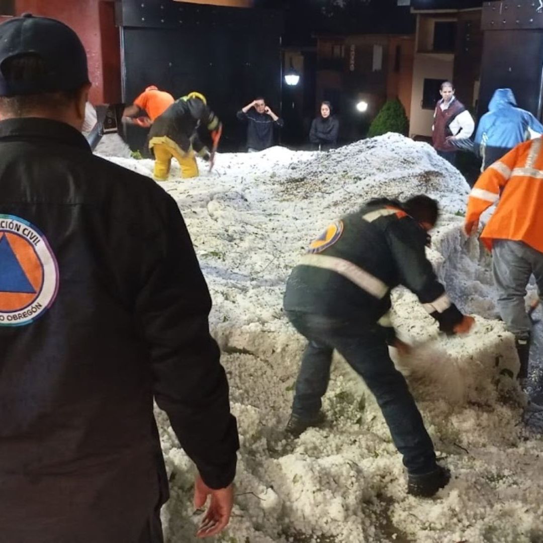 La inesperada granizada dejó a la capital y sus alrededores con una tarde caótica