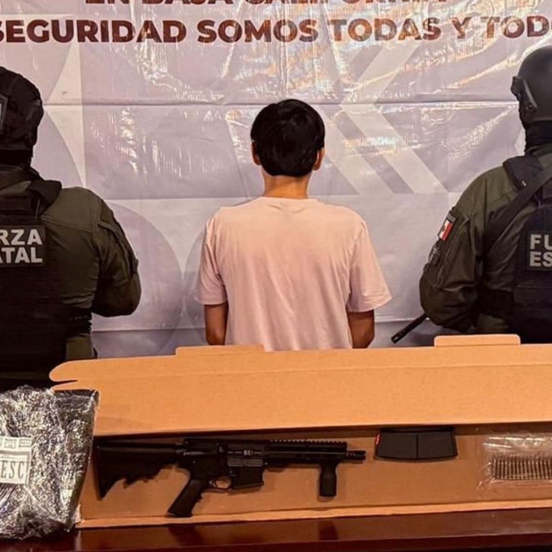 Detienen a Menor con Arma Larga y Chaleco Balístico Dentro de Maleta en Tijuana