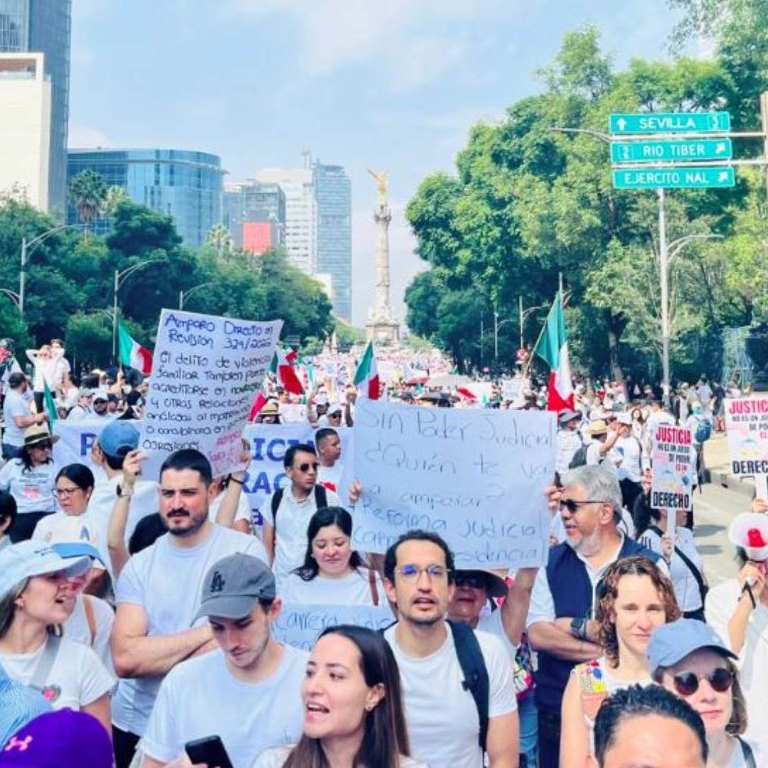 Miles de jóvenes marchan contra la reforma al Poder Judicial
