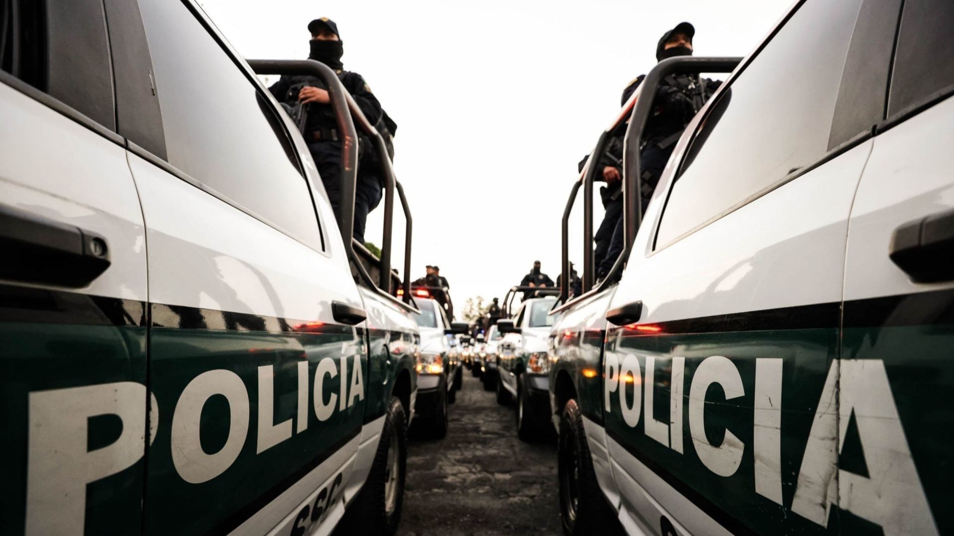 Policías sobre patrullas de la SSC