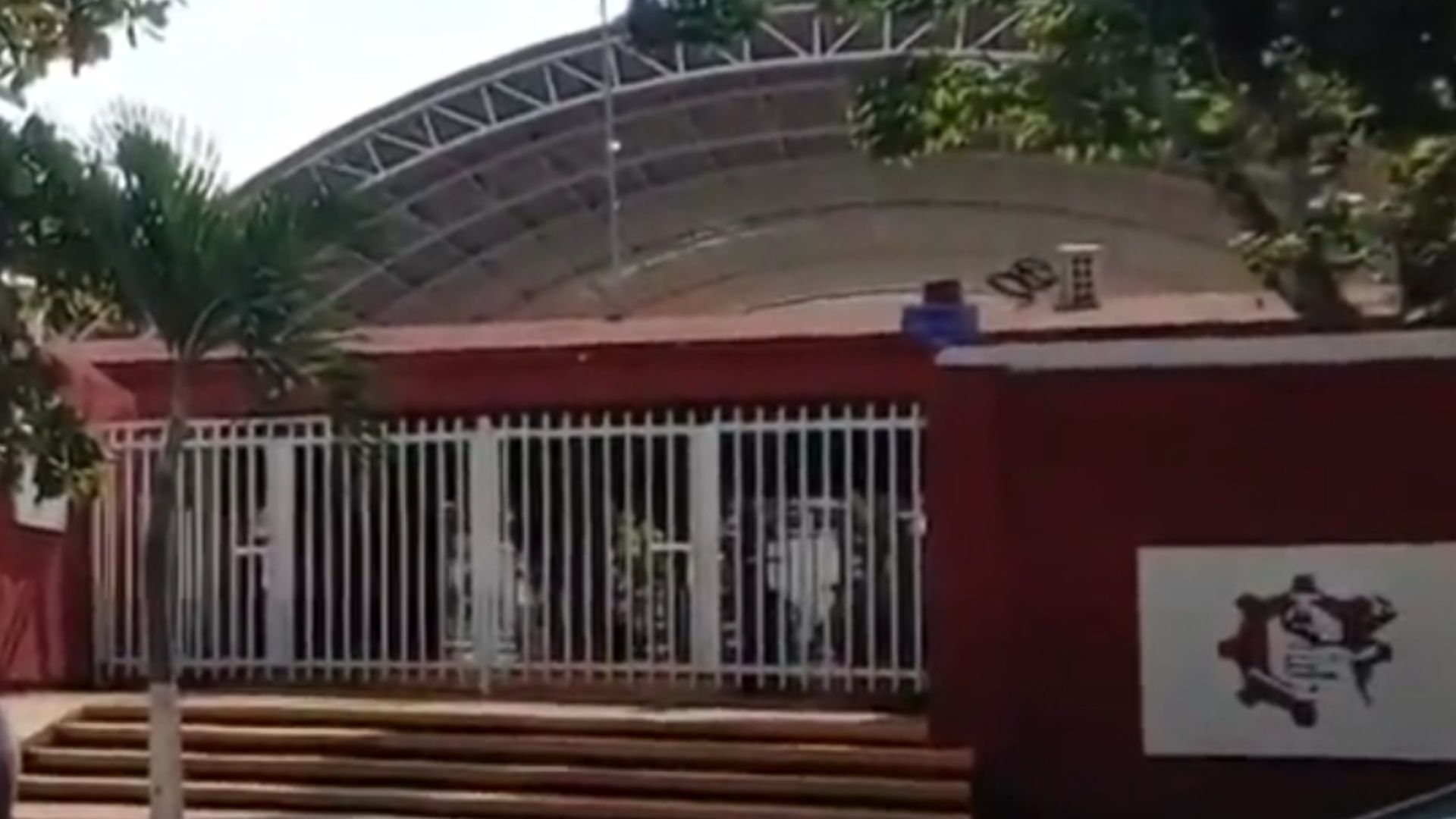 Estudiante de Secundaria Muere Tras Ser Pateado por Compañeros en Partido de Fútbol