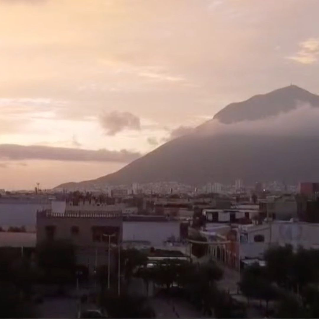 La zona metropolitana de Monterrey inició la jornada con un ambiente fresco