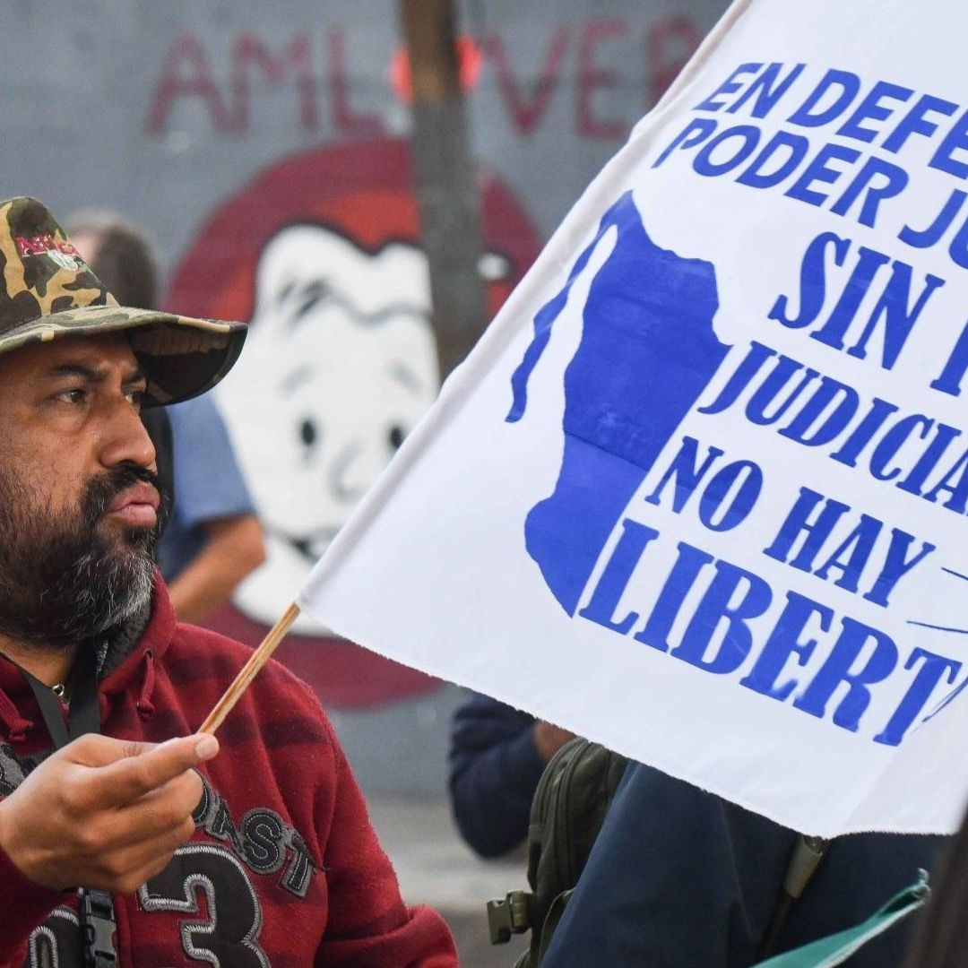 Trabajadores del Poder Judicial mantienen bloqueados los accesos a la Cámara de Diputados