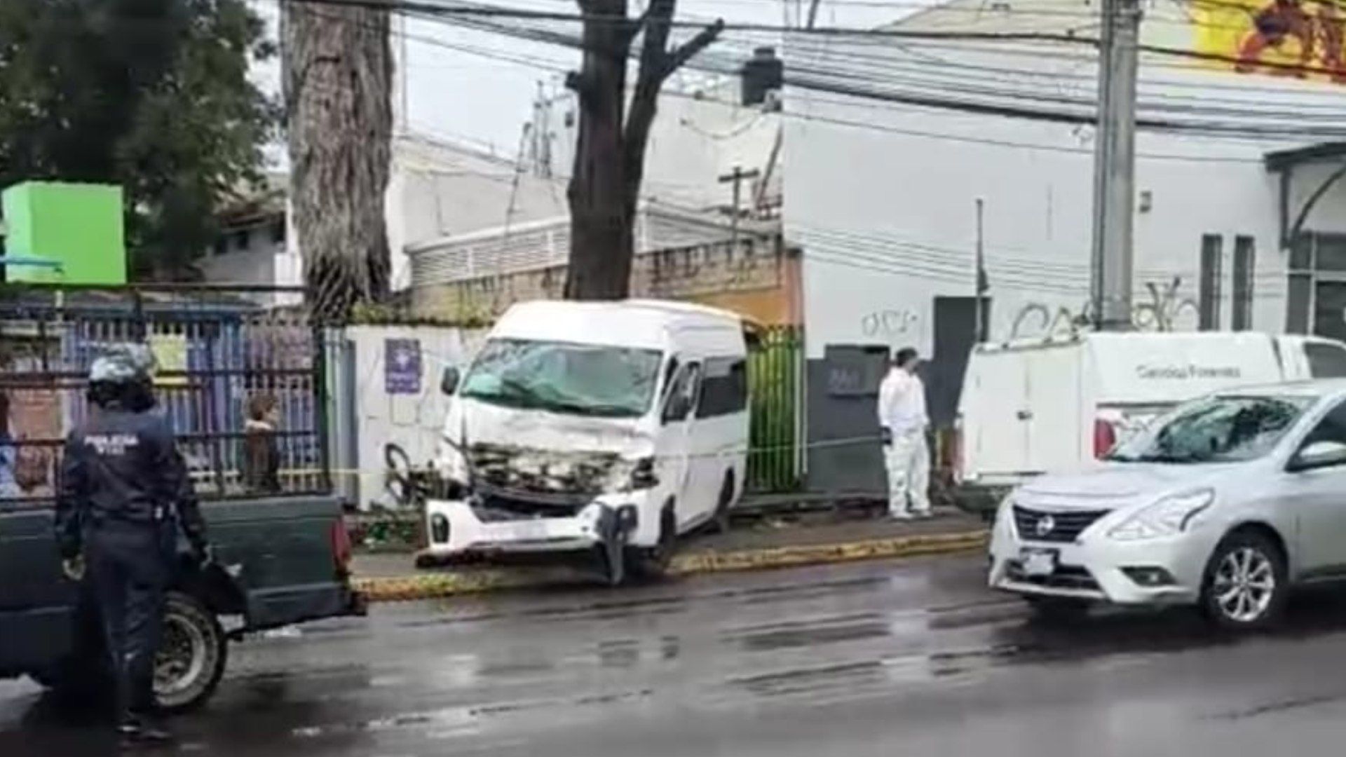 Estudiante Muere Atropellado Mientras Esperaba el Transporte Público para Ir a la Escuela