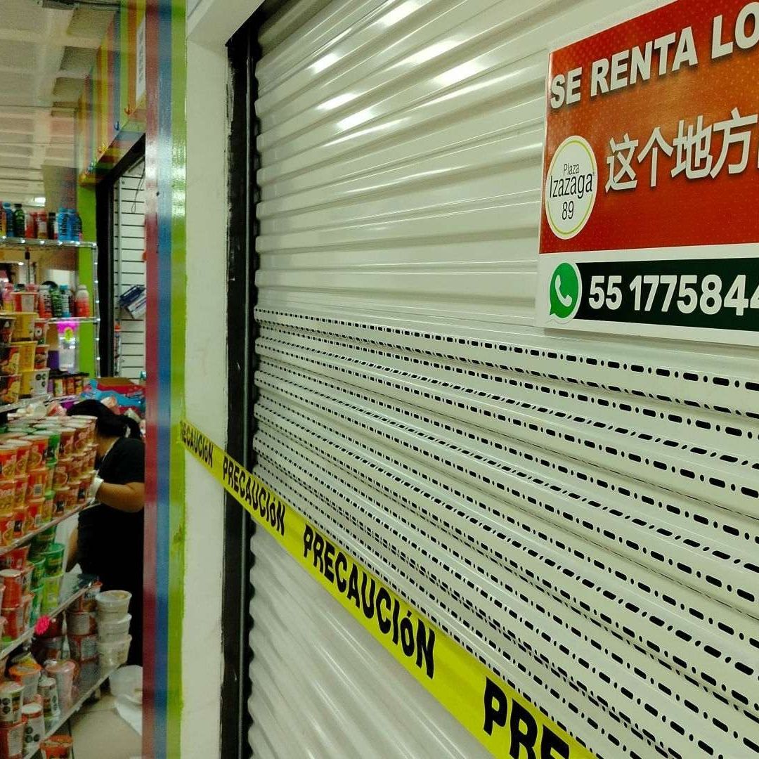 Locales comerciales en la plaza Izazaga 86