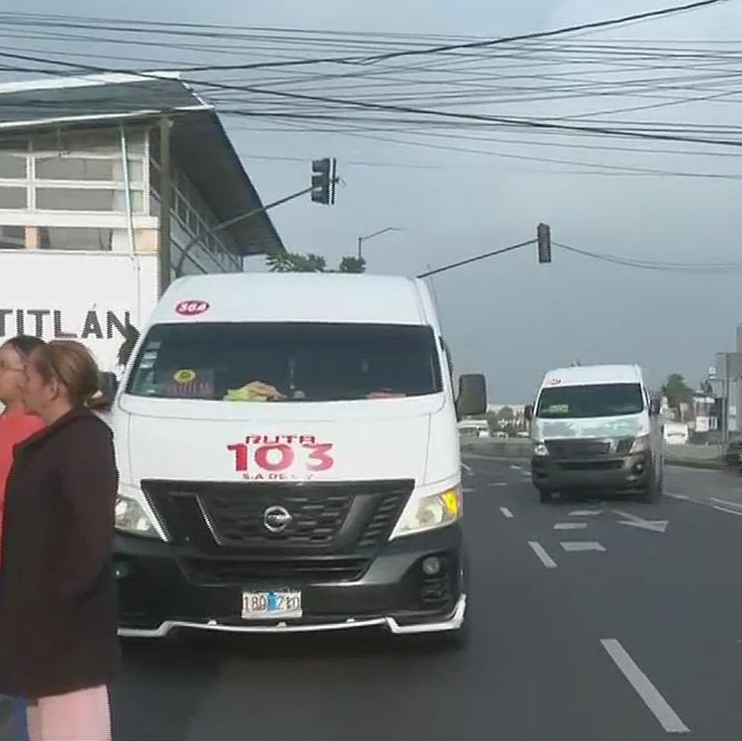 Combi se Pasa el Semáforo y Atropella a Estudiante en Iztacalco, CDMX