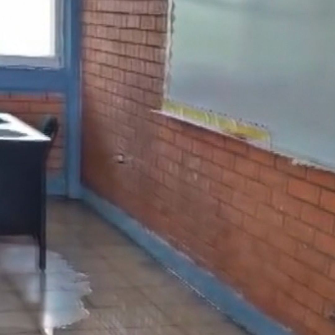 Padres de familia tienen miedo que ocurra una tragedia en la escuela primaria