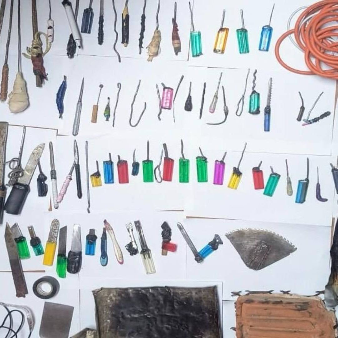 Más de 90 Objetos Punzocortantes Asegurados en Penal de San Miguel de Puebla
