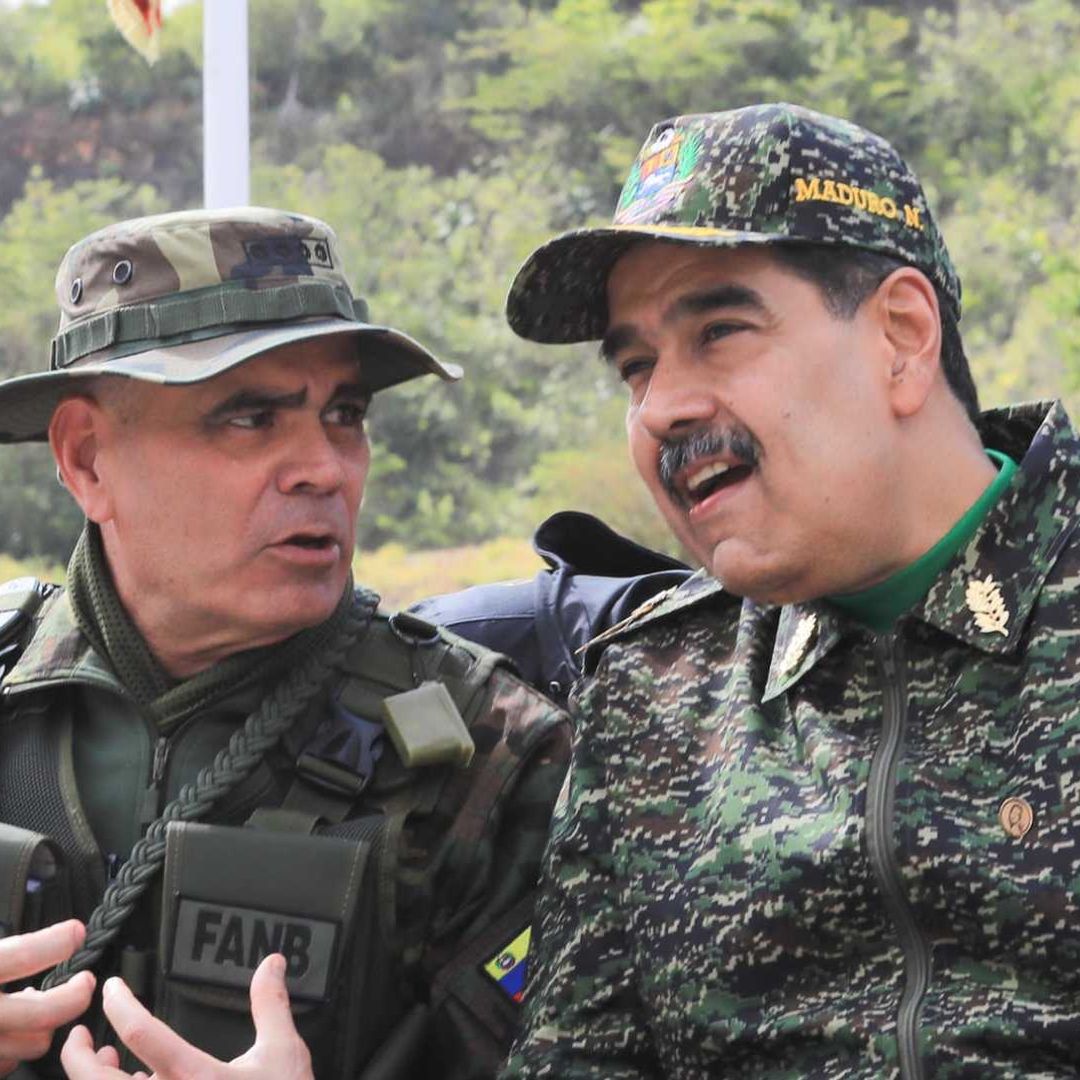 El ministro de Defensa, Vladimir Padrino, y Nicolás Maduro