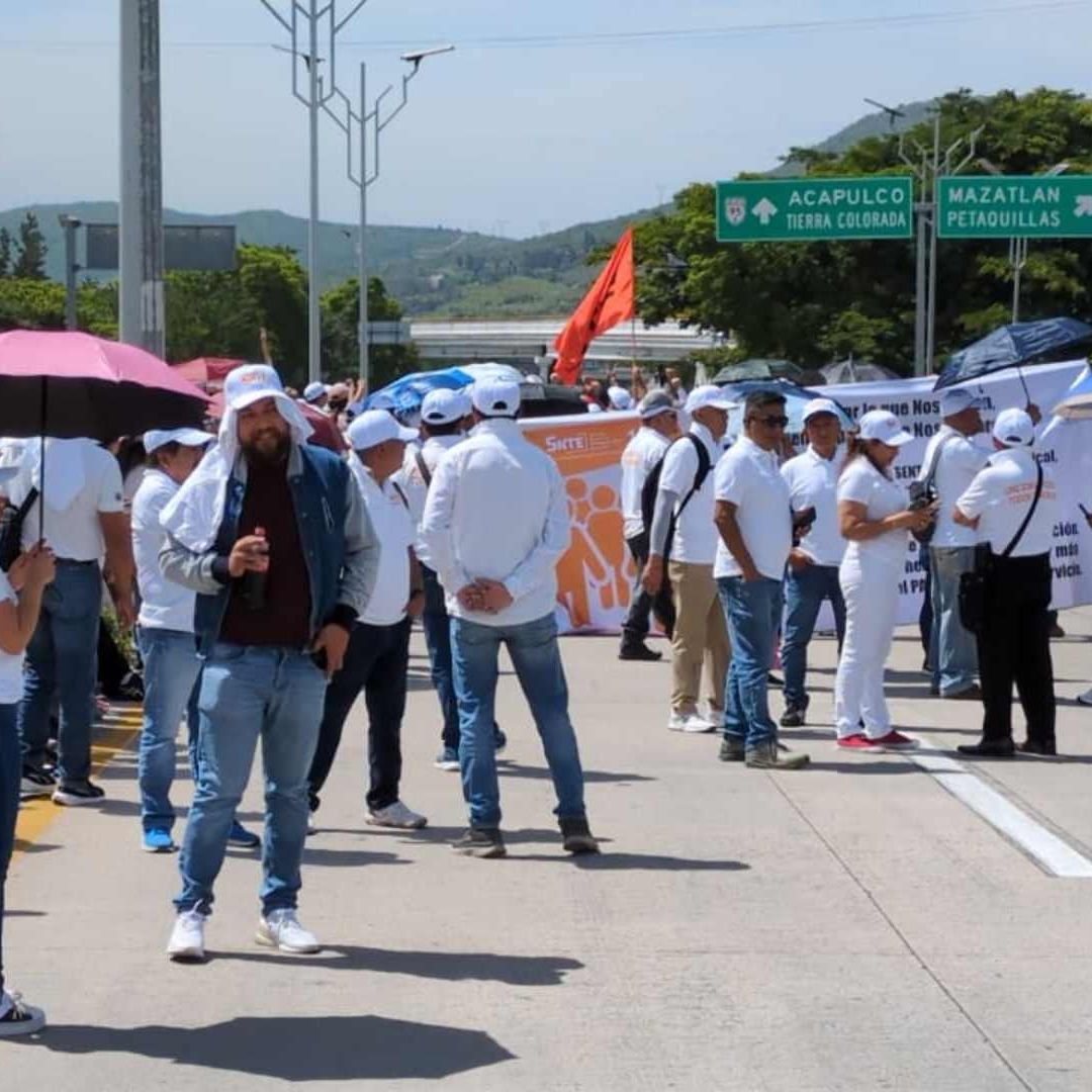 Bloqueo en la Autopista del Sol.