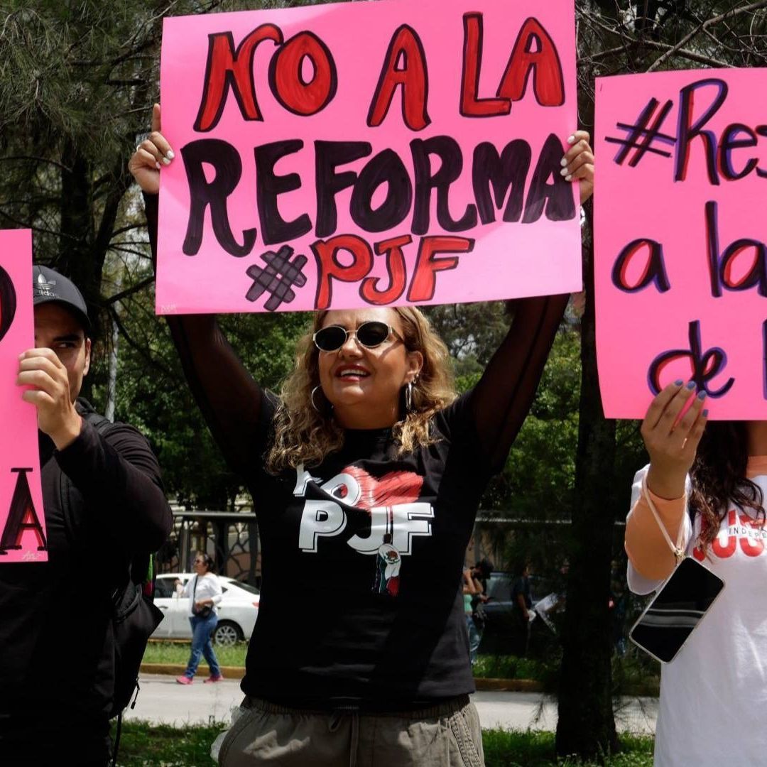 Estudiantes protestan en contra de la reforma al Poder Judicial