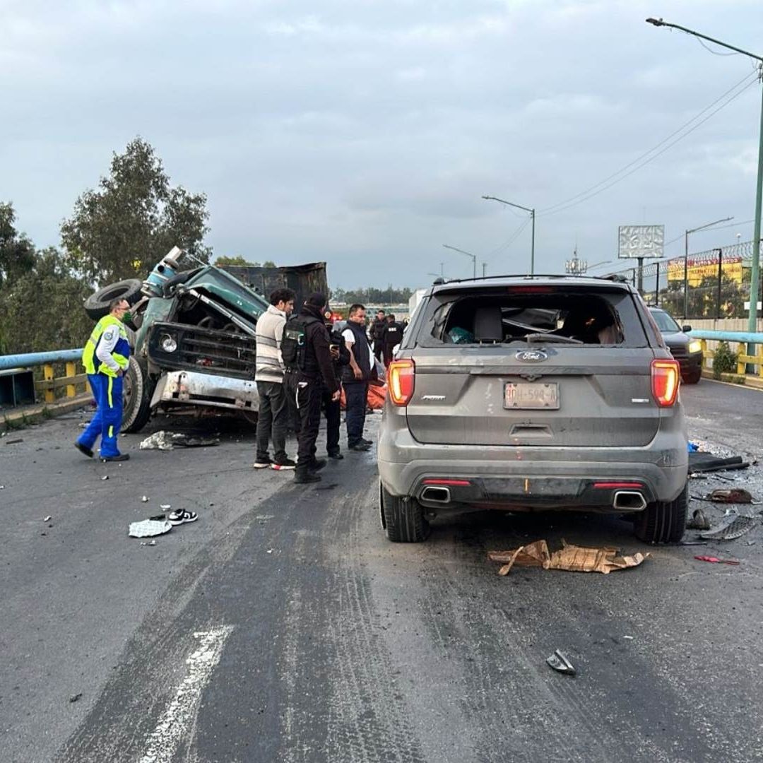Choque en Avenida Central, en límites de Edomex y CDMX